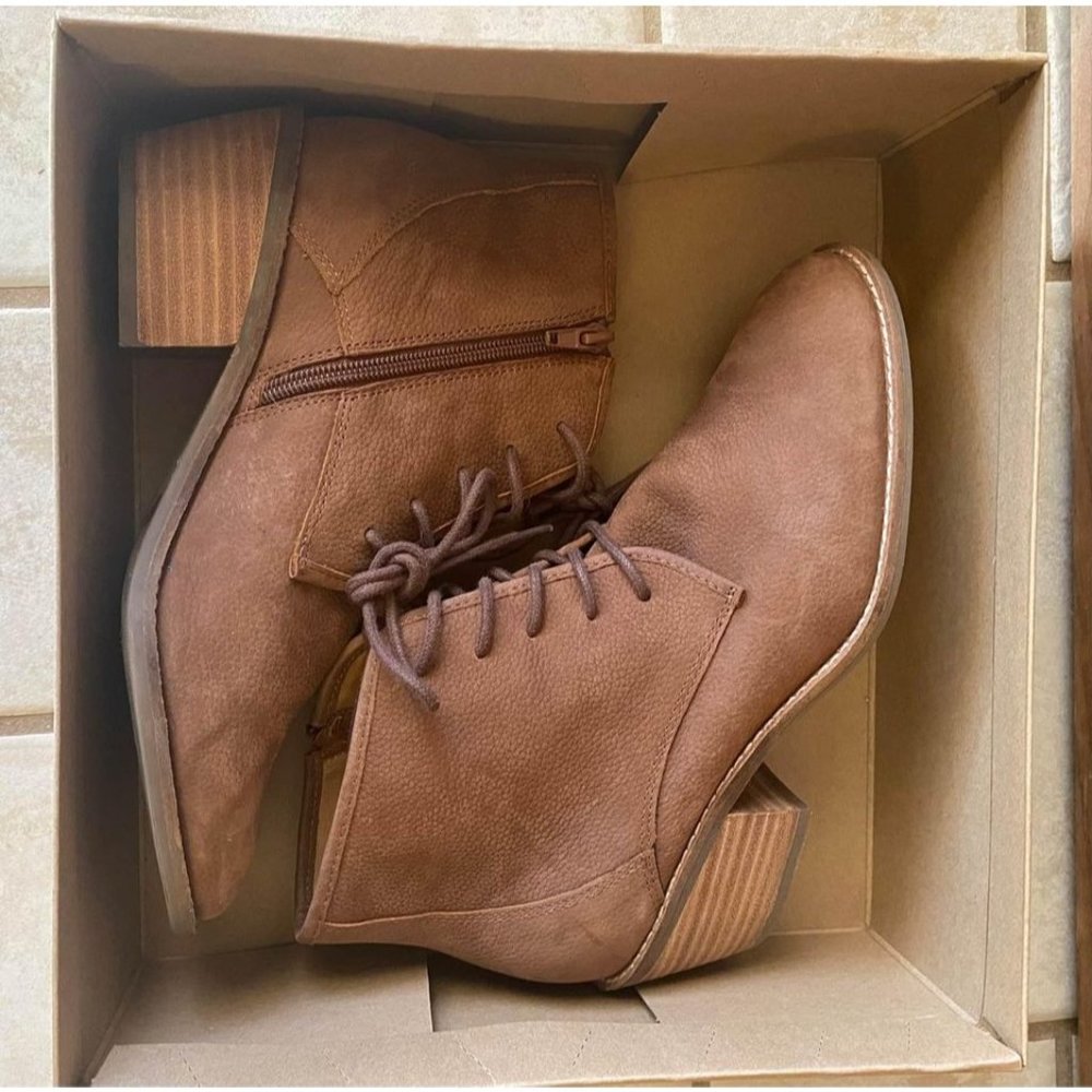 Lucky Brand Suede Leather Tie Up Booties, Size 8 1/2